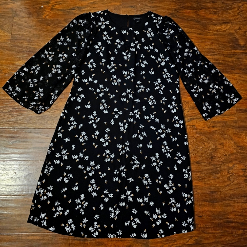 Ann Taylor Long Sleeved Floral Shift Dress